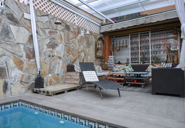 Apartamento em Madrid - Coqueto estudio con piscina en Ciudad Lineal  Apartamento em Madrid - Coqueto estudio con piscina en Ciudad Lineal