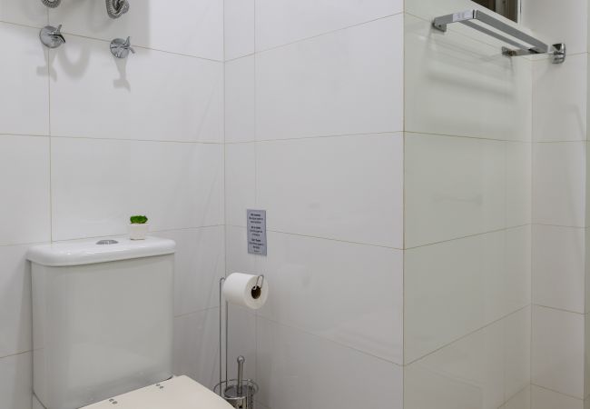 Apartamento em Rio de Janeiro - 7 minutos da praia de Copacabana | STC504 Apartamento em Rio de Janeiro - 7 minutos da praia de Copacabana | STC504