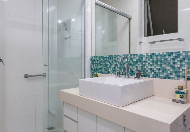 Apartamento em Rio de Janeiro - 7 minutos da praia de Copacabana | STC504 Apartamento em Rio de Janeiro - 7 minutos da praia de Copacabana | STC504