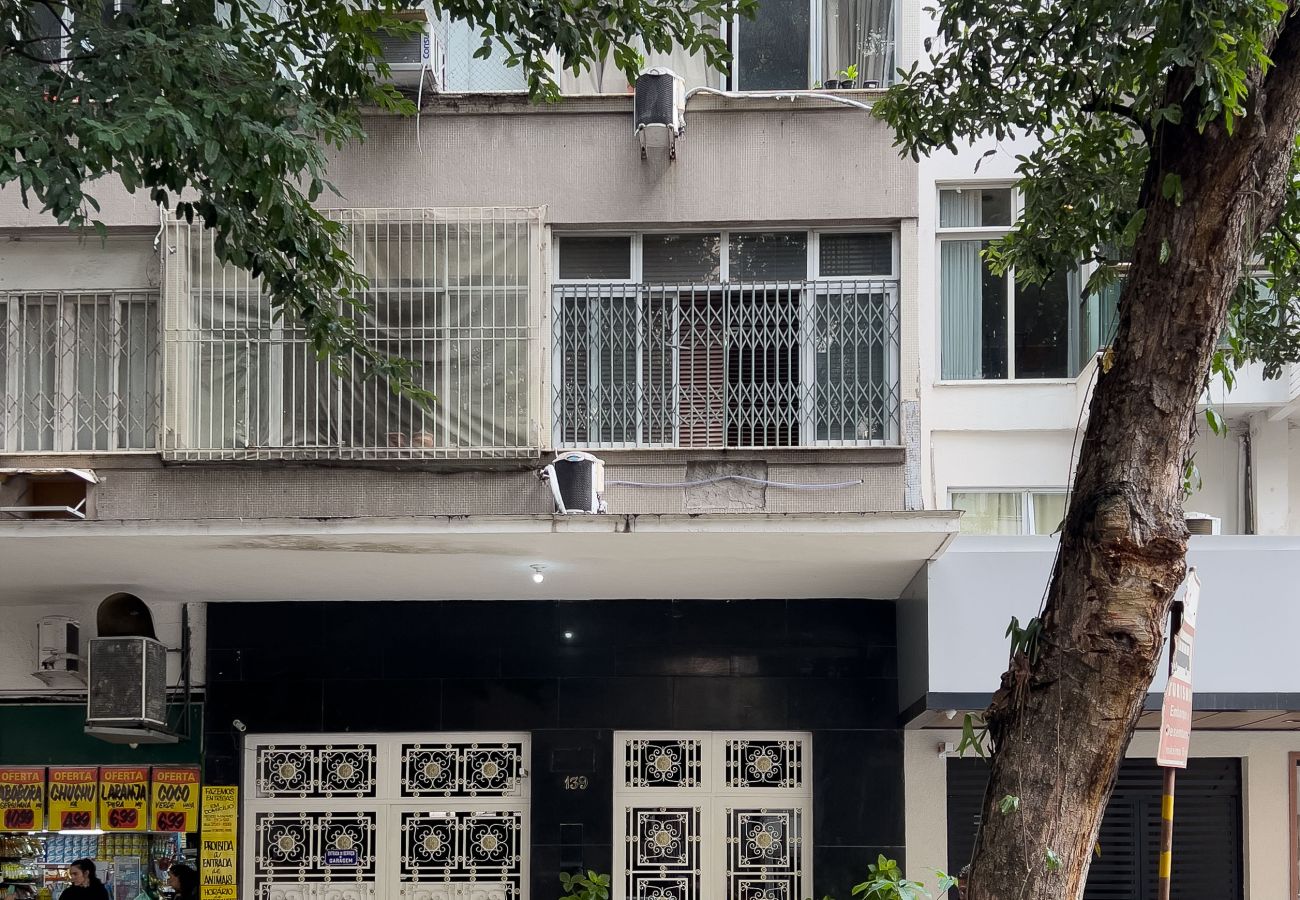 Apartamento em Rio de Janeiro - 7 minutos da praia de Copacabana | STC504 Apartamento em Rio de Janeiro - 7 minutos da praia de Copacabana | STC504