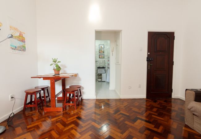 Apartamento em Rio de Janeiro - NS604| quarto e sala à 400m da praia Apartamento em Rio de Janeiro - NS604| quarto e sala à 400m da praia