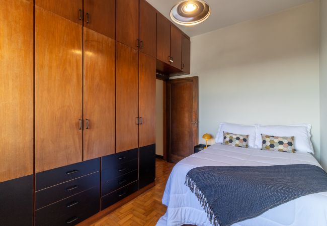 Apartamento em São Paulo - Apartamento Amplo Prox HC São Paulo  Apartamento em São Paulo - Apartamento Amplo Prox HC São Paulo