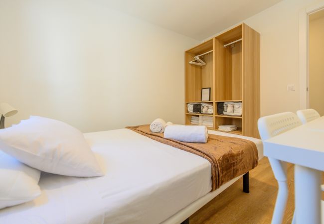 Quarto em Madrid - Acogedora habitación con cama doble cerca al Polideportivo Los Cantos en Alcorcón SAP35A Quarto em Madrid - Acogedora habitación con cama doble cerca al Polideportivo Los Cantos en Alcorcón SAP35A