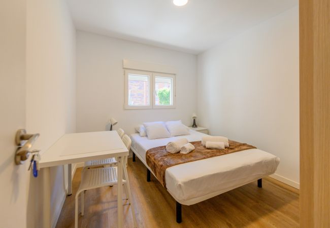  em Madrid - Acogedora habitación con cama doble cerca al Polideportivo Los Cantos en Alcorcón SAP35A