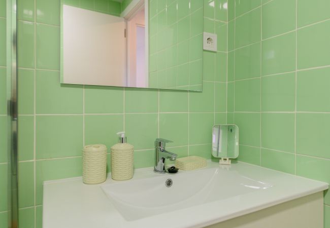 Quarto em Madrid - Acogedora habitación con cama doble cerca al Polideportivo Los Cantos en Alcorcón SAP35B Quarto em Madrid - Acogedora habitación con cama doble cerca al Polideportivo Los Cantos en Alcorcón SAP35B