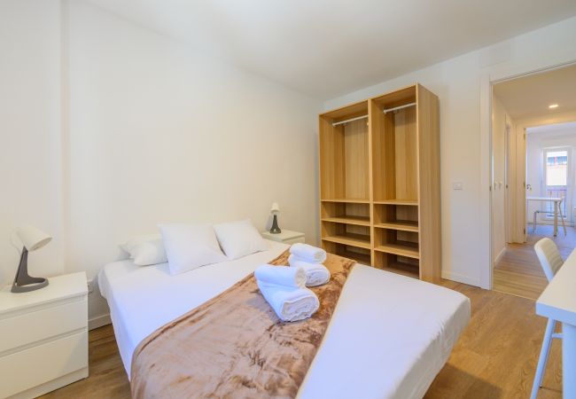 Quarto em Madrid - Acogedora habitación con cama doble cerca al Polideportivo Los Cantos en Alcorcón SAP35B Quarto em Madrid - Acogedora habitación con cama doble cerca al Polideportivo Los Cantos en Alcorcón SAP35B