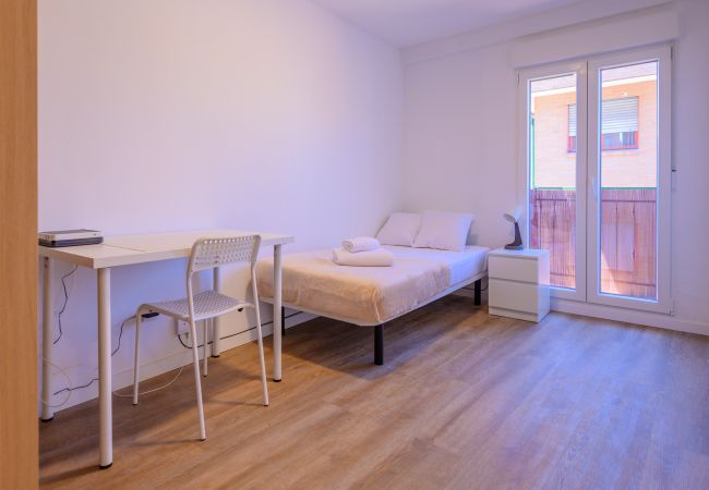  em Madrid - Acogedora habitación cerca al Polideportivo Los Cantos en Alcorcón SAP35C