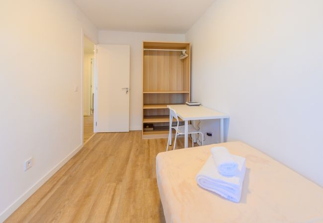Quarto em Madrid - Acogedora habitación cerca al Polideportivo Los Cantos en Alcorcón SAP35C Quarto em Madrid - Acogedora habitación cerca al Polideportivo Los Cantos en Alcorcón SAP35C