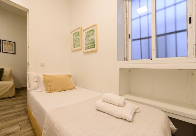 Apartamento em Madrid - Coqueto apartamento de dos dormitorios en la Av. Albufera. Temporal Apartamento em Madrid - Coqueto apartamento de dos dormitorios en la Av. Albufera. Temporal