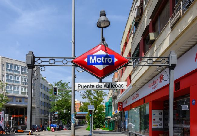 Apartamento em Madrid - Coqueto apartamento de dos dormitorios en la Av. Albufera. Temporal Apartamento em Madrid - Coqueto apartamento de dos dormitorios en la Av. Albufera. Temporal