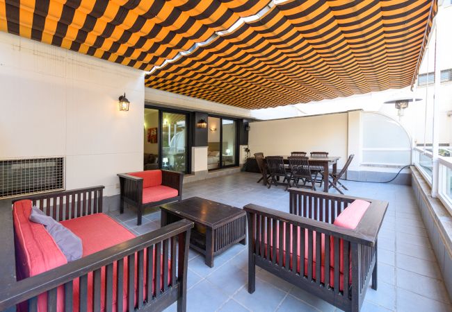 Apartamento em Madrid - Moderno Apartamento Familiar con Terraza y Piscina en Madrid .Temporal Apartamento em Madrid - Moderno Apartamento Familiar con Terraza y Piscina en Madrid .Temporal