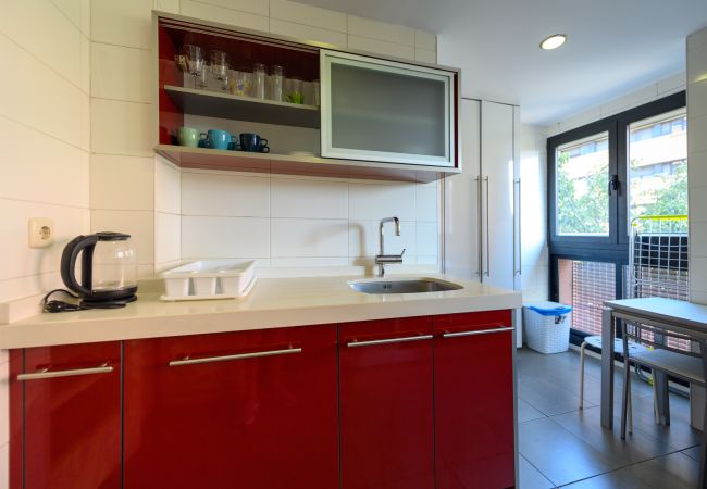 Apartamento em Madrid - Moderno Apartamento Familiar con Terraza y Piscina en Madrid .Temporal Apartamento em Madrid - Moderno Apartamento Familiar con Terraza y Piscina en Madrid .Temporal