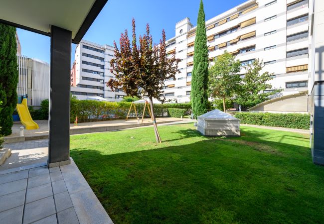 Apartamento em Madrid - Moderno Apartamento Familiar con Terraza y Piscina en Madrid .Temporal Apartamento em Madrid - Moderno Apartamento Familiar con Terraza y Piscina en Madrid .Temporal