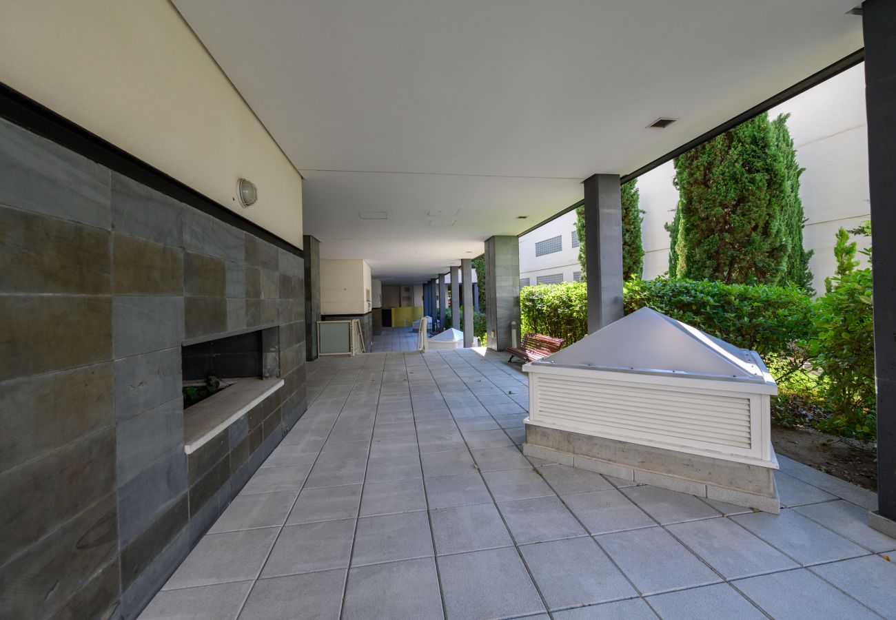 Apartamento em Madrid - Moderno Apartamento Familiar con Terraza y Piscina en Madrid .Temporal Apartamento em Madrid - Moderno Apartamento Familiar con Terraza y Piscina en Madrid .Temporal