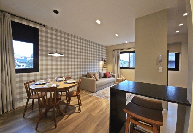 Apartamento em Gramado - Luxuoso apartamento no centro, a 400m da Rua Coberta