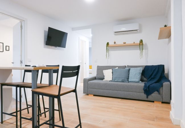 Apartamento em Madrid - Acogedor apartamento  de tres dormitorios  con balcón en Villaverde  