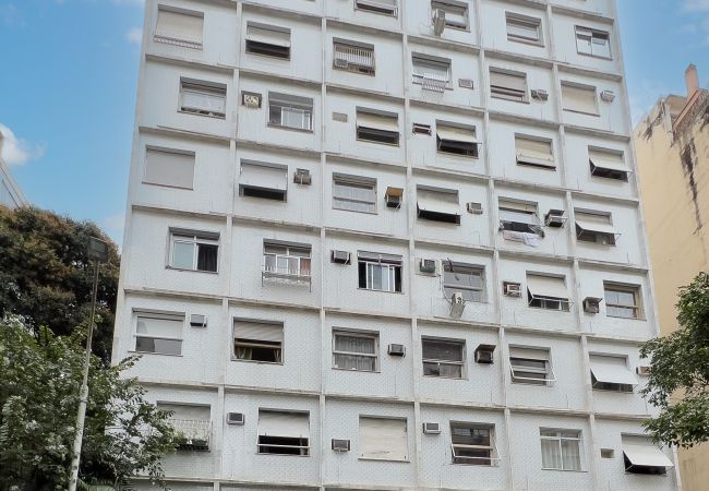 Apartamento em Rio de Janeiro - Em frente ao metrô e 8 minutos da praia | SF228 Apartamento em Rio de Janeiro - Em frente ao metrô e 8 minutos da praia | SF228