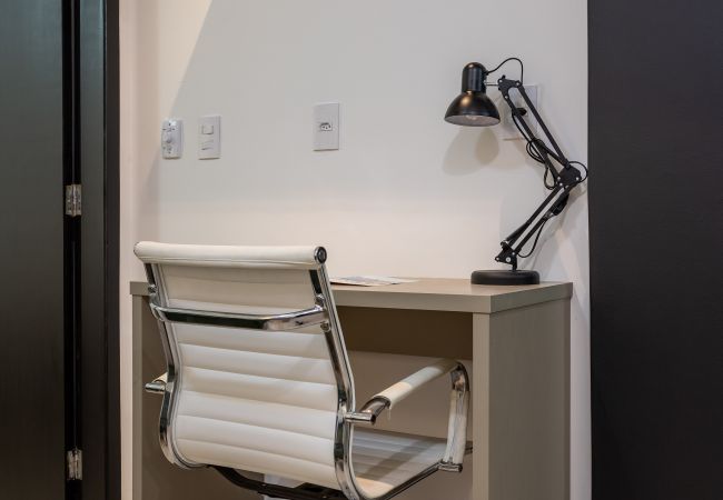 Apartamento em Rio de Janeiro - Em frente ao metrô e 8 minutos da praia | SF228 Apartamento em Rio de Janeiro - Em frente ao metrô e 8 minutos da praia | SF228