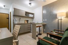 Apartamento em Rio de Janeiro - Em frente ao metrô e 8 minutos da praia | SF228
