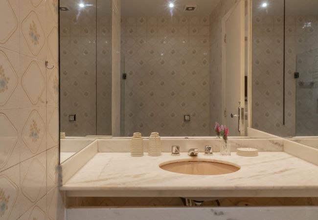 Apartamento em Rio de Janeiro - Próximo do metrô e 10 minutos da praia | MFB302 Apartamento em Rio de Janeiro - Próximo do metrô e 10 minutos da praia | MFB302