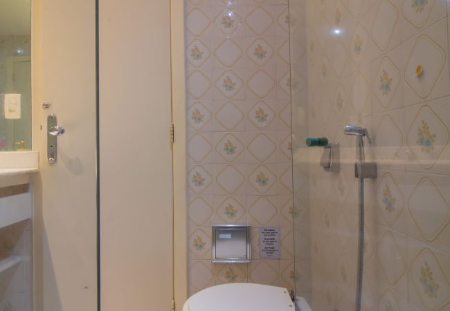 Apartamento em Rio de Janeiro - Próximo do metrô e 10 minutos da praia | MFB302 Apartamento em Rio de Janeiro - Próximo do metrô e 10 minutos da praia | MFB302