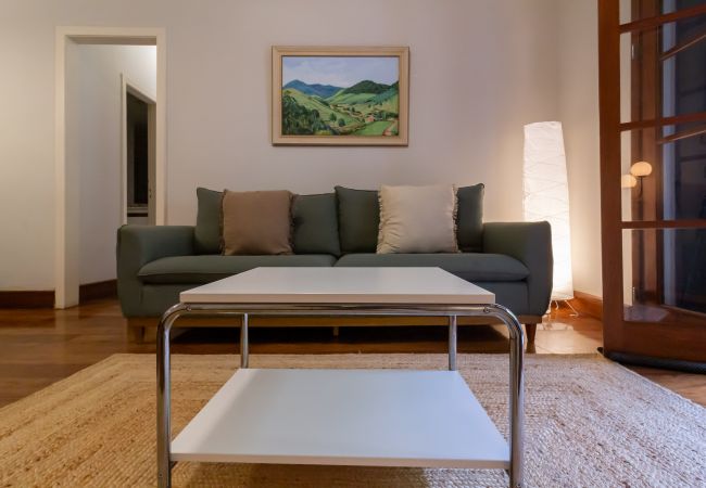 Apartamento em Rio de Janeiro - Próximo do metrô e 10 minutos da praia | MFB302 Apartamento em Rio de Janeiro - Próximo do metrô e 10 minutos da praia | MFB302