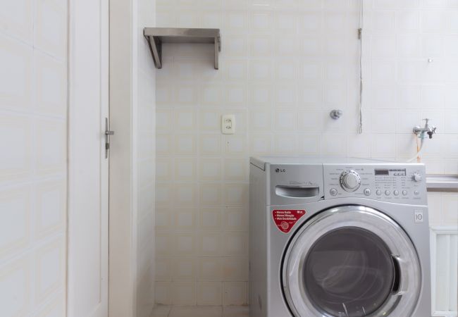 Apartamento em Rio de Janeiro - Próximo do metrô e 10 minutos da praia | MFB302 Apartamento em Rio de Janeiro - Próximo do metrô e 10 minutos da praia | MFB302