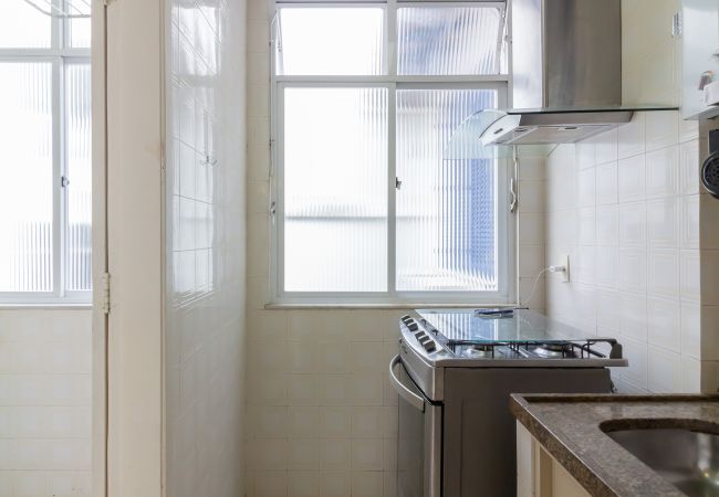 Apartamento em Rio de Janeiro - Próximo do metrô e 10 minutos da praia | MFB302 Apartamento em Rio de Janeiro - Próximo do metrô e 10 minutos da praia | MFB302