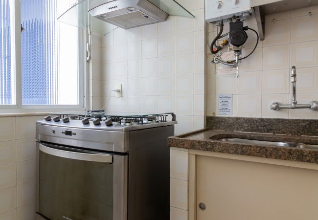 Apartamento em Rio de Janeiro - Próximo do metrô e 10 minutos da praia | MFB302 Apartamento em Rio de Janeiro - Próximo do metrô e 10 minutos da praia | MFB302