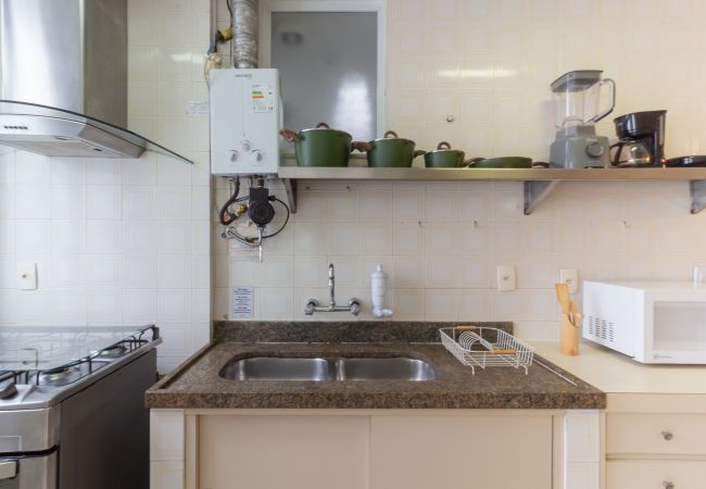 Apartamento em Rio de Janeiro - Próximo do metrô e 10 minutos da praia | MFB302 Apartamento em Rio de Janeiro - Próximo do metrô e 10 minutos da praia | MFB302