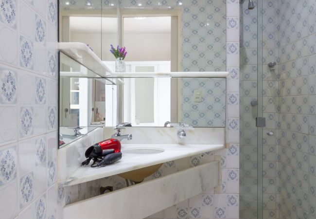 Apartamento em Rio de Janeiro - Próximo do metrô e 10 minutos da praia | MFB302 Apartamento em Rio de Janeiro - Próximo do metrô e 10 minutos da praia | MFB302