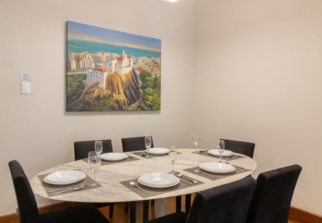 Apartamento em Rio de Janeiro - Próximo do metrô e 10 minutos da praia | MFB302 Apartamento em Rio de Janeiro - Próximo do metrô e 10 minutos da praia | MFB302
