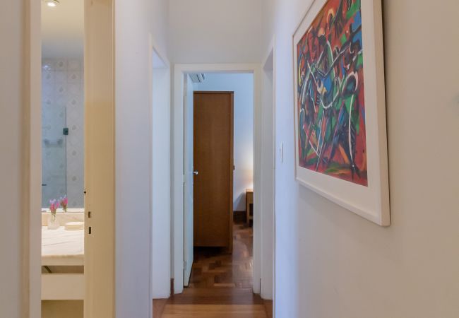 Apartamento em Rio de Janeiro - Próximo do metrô e 10 minutos da praia | MFB302 Apartamento em Rio de Janeiro - Próximo do metrô e 10 minutos da praia | MFB302