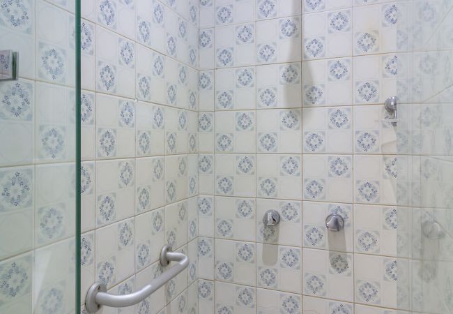 Apartamento em Rio de Janeiro - Próximo do metrô e 10 minutos da praia | MFB302 Apartamento em Rio de Janeiro - Próximo do metrô e 10 minutos da praia | MFB302