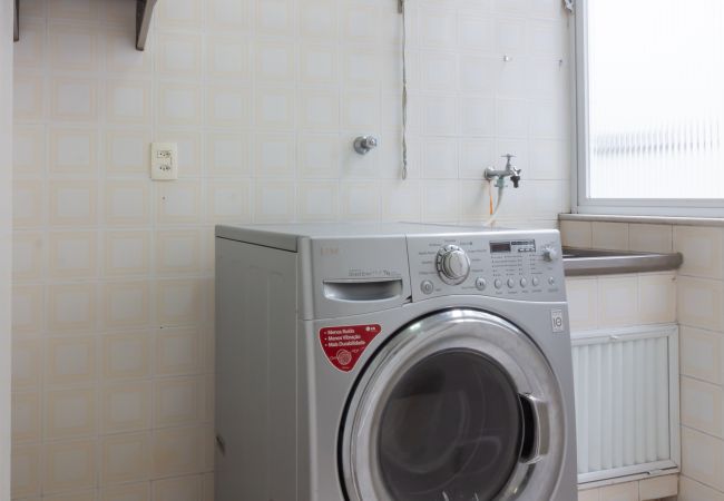 Apartamento em Rio de Janeiro - Próximo do metrô e 10 minutos da praia | MFB302 Apartamento em Rio de Janeiro - Próximo do metrô e 10 minutos da praia | MFB302