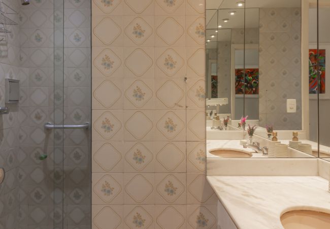Apartamento em Rio de Janeiro - Próximo do metrô e 10 minutos da praia | MFB302 Apartamento em Rio de Janeiro - Próximo do metrô e 10 minutos da praia | MFB302