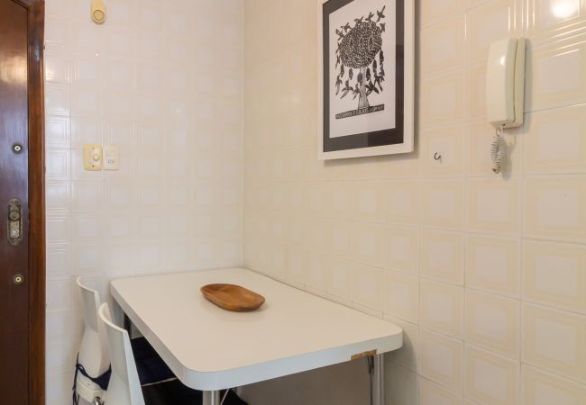 Apartamento em Rio de Janeiro - Próximo do metrô e 10 minutos da praia | MFB302 Apartamento em Rio de Janeiro - Próximo do metrô e 10 minutos da praia | MFB302