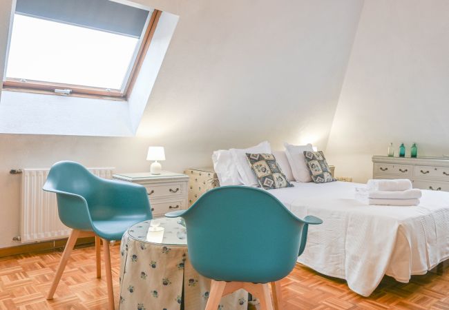 Apartamento em Madrid -  Dúplex Ático con Espectaculares Vistas al Parque en Tetuán. Temporal  Apartamento em Madrid -  Dúplex Ático con Espectaculares Vistas al Parque en Tetuán. Temporal