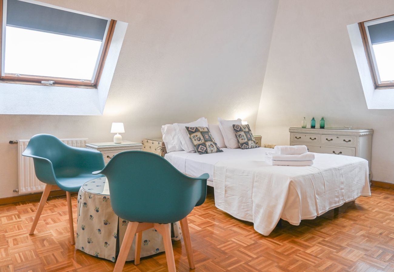Apartamento em Madrid -  Dúplex Ático con Espectaculares Vistas al Parque en Tetuán. Temporal  Apartamento em Madrid -  Dúplex Ático con Espectaculares Vistas al Parque en Tetuán. Temporal