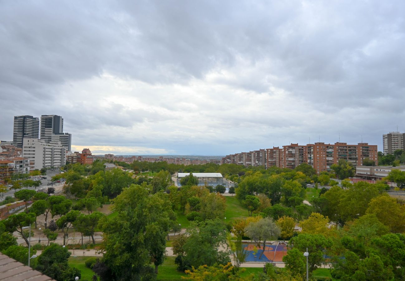 Apartamento em Madrid -  Dúplex Ático con Espectaculares Vistas al Parque en Tetuán. Temporal  Apartamento em Madrid -  Dúplex Ático con Espectaculares Vistas al Parque en Tetuán. Temporal