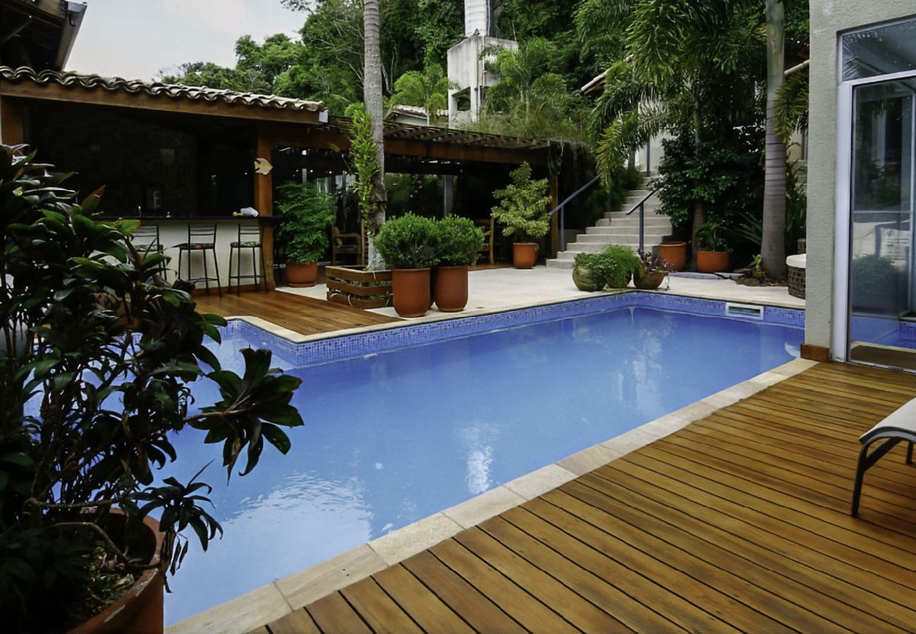 Casa em Atibaia - Sítio Cambará Iara – Refúgio tranquilo na natureza Casa em Atibaia - Sítio Cambará Iara – Refúgio tranquilo na natureza