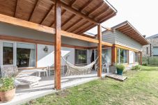 Casa em San Carlos de Bariloche - House in private neighborhood
