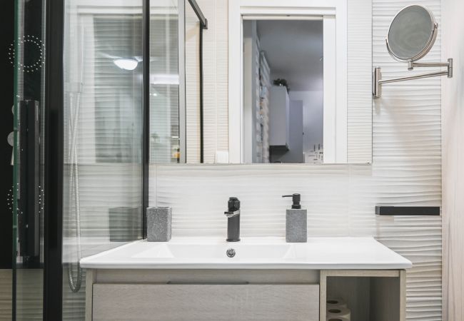 Apartamento em Madrid -  Moderno y Cómodo Apartamento en el Centro de Madrid .Temporal  Apartamento em Madrid -  Moderno y Cómodo Apartamento en el Centro de Madrid .Temporal