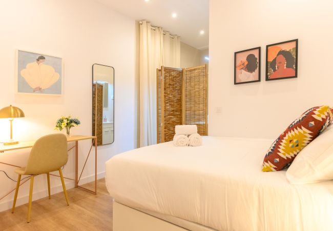 Apartamento em Madrid -  Elegancia y Confort en el Corazón de Chamberí: Apartamento con   Estilo Único. Temporal Apartamento em Madrid -  Elegancia y Confort en el Corazón de Chamberí: Apartamento con   Estilo Único. Temporal