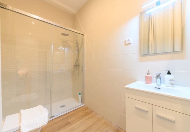 Apartamento em Madrid -  Elegancia y Confort en el Corazón de Chamberí: Apartamento con   Estilo Único. Temporal Apartamento em Madrid -  Elegancia y Confort en el Corazón de Chamberí: Apartamento con   Estilo Único. Temporal