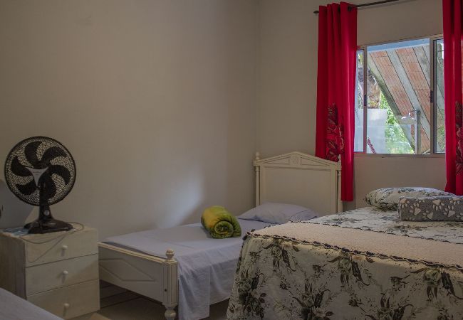 Casa em Paraty - Casa c Wi-Fi a 10min do centro histórico de Paraty Casa em Paraty - Casa c Wi-Fi a 10min do centro histórico de Paraty
