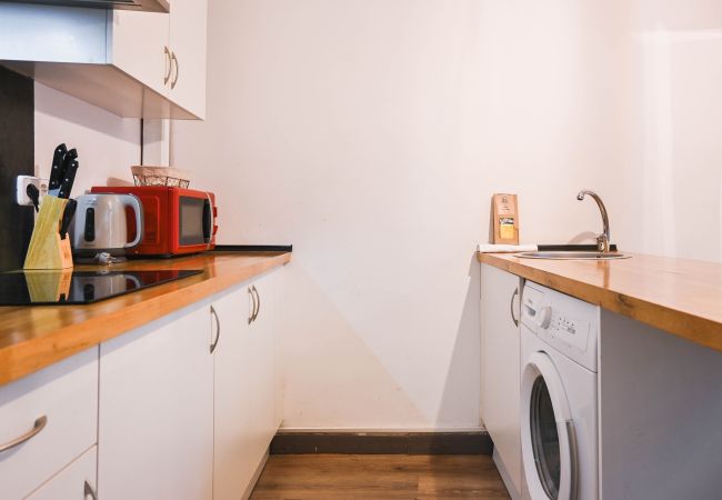 Apartamento em Madrid - Moderno y Elegante piso en Argüelles con 2 Suites y Vestidor – Ideal para Familias .Temporal Apartamento em Madrid - Moderno y Elegante piso en Argüelles con 2 Suites y Vestidor – Ideal para Familias .Temporal