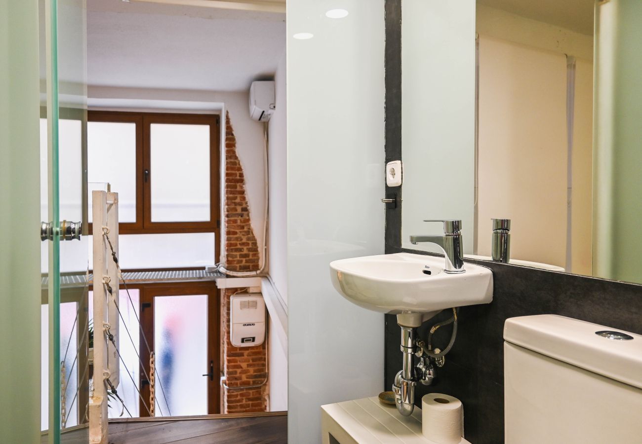 Apartamento em Madrid - Moderno y Elegante piso en Argüelles con 2 Suites y Vestidor – Ideal para Familias .Temporal Apartamento em Madrid - Moderno y Elegante piso en Argüelles con 2 Suites y Vestidor – Ideal para Familias .Temporal