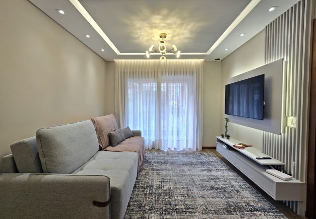 Apartamento em Gramado - NOVO! Dois quartos a 400m da Rua Coberta!