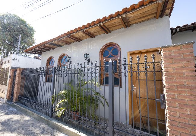 Apartamento em Alfenas - Studio equipado na área central com Wi-Fi Apartamento em Alfenas - Studio equipado na área central com Wi-Fi